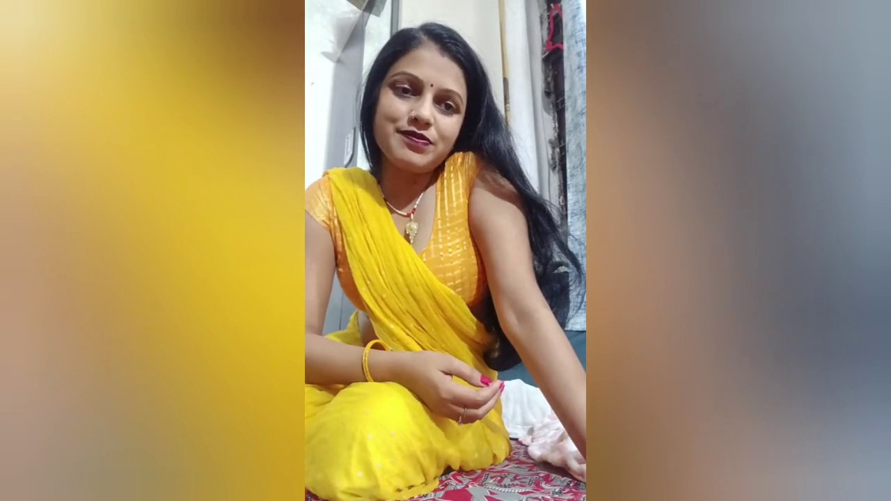 Rajlaxmi Aunty background