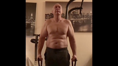 Un ragazzo gay fa una masturbazione a Alexigogo