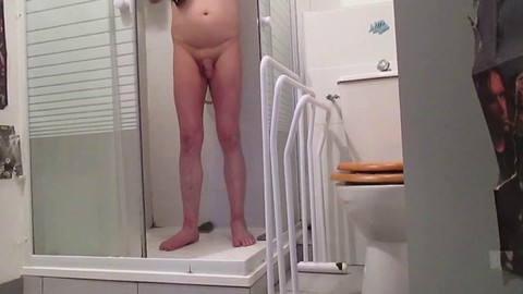 Duschsession mit Monotesticule14, die etwas Solo-Action und eine gay Wendung bietet