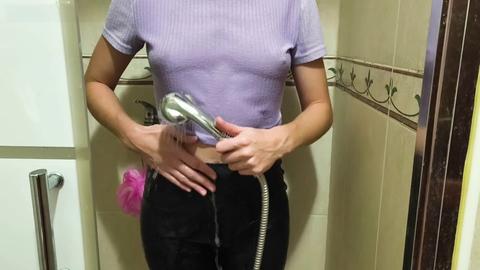 Enorme carga de semen en pantalones de cuero