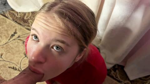 Die Stiefschwester genießt das Schlucken von Sperma nach dem Sex. Selbstgedrehter Clip, Amateur und jugendlich.