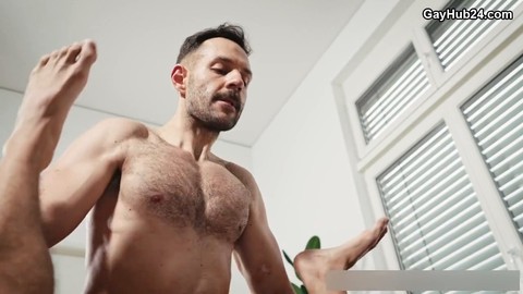 Guarda Saverio prendere quel succulento tronco per un giro selvaggio come un vero cowboy