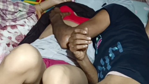 Sexe torride avec bhabi et Pagollonda dans un cadre desi