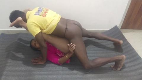 El mejor sexo indio desi con una belleza de 18 años